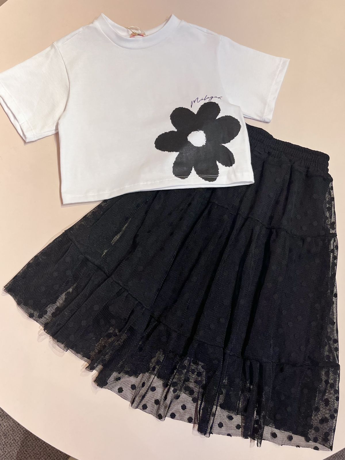 Conjunto Infantil Blusa Flor e Saia Tule Poás Málagah