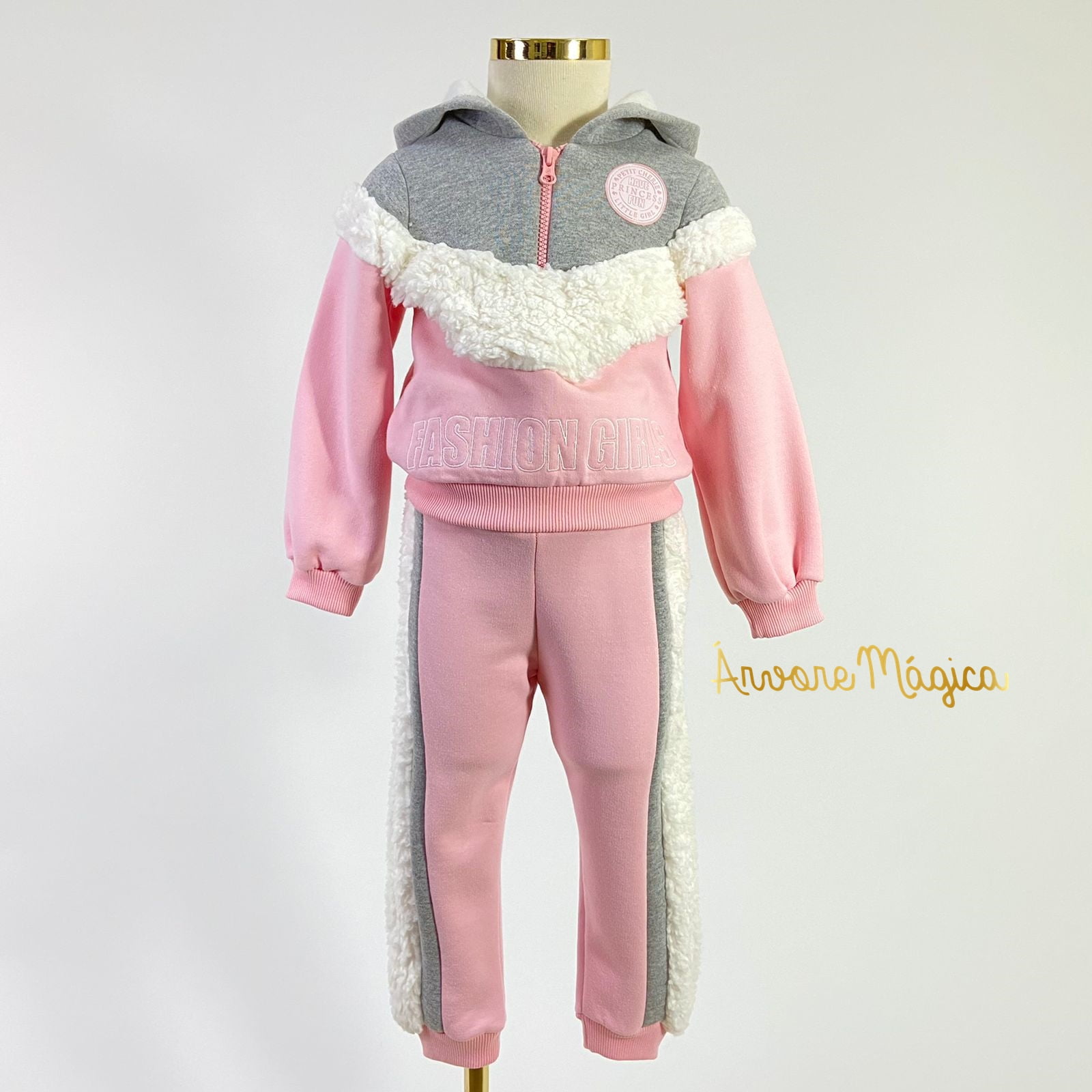 Conjunto Petit Cherie Simply Perfect Calça Jogger InvernoGibella Kids - A  loja das roupas infantis e Acessórios