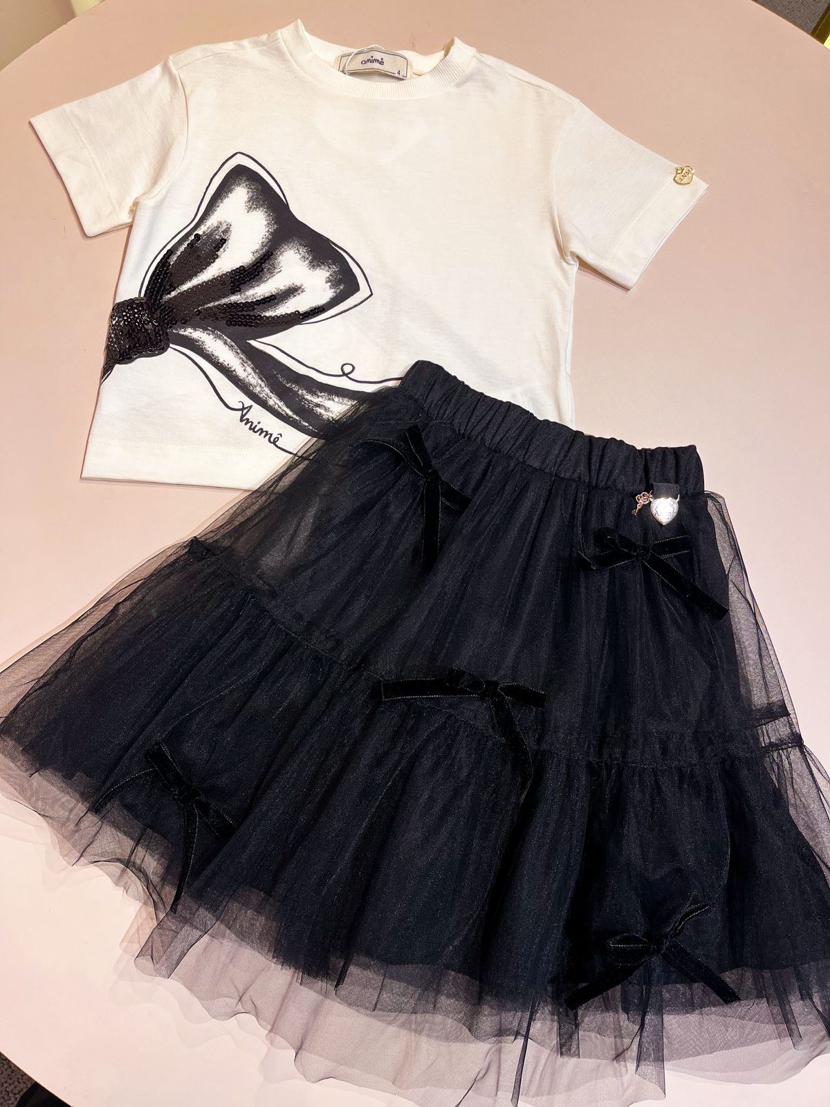 Conjunto Infantil Blusa e Saia de Tule Laços Bordados Animê