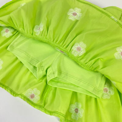 Conjunto Infantil Momi Cropped Branco & Saia Verde Flores Bordadas 