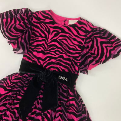 Vestido Infantil Animê Rosa & Preto Animal Print 